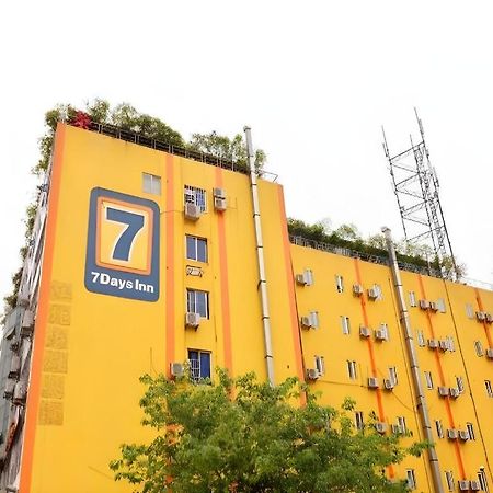 7 Days Inn Chengdu Sichuan University South Railway Station Экстерьер фото