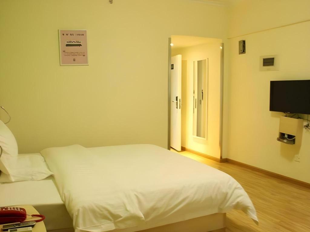 7 Days Inn Chengdu Sichuan University South Railway Station Экстерьер фото