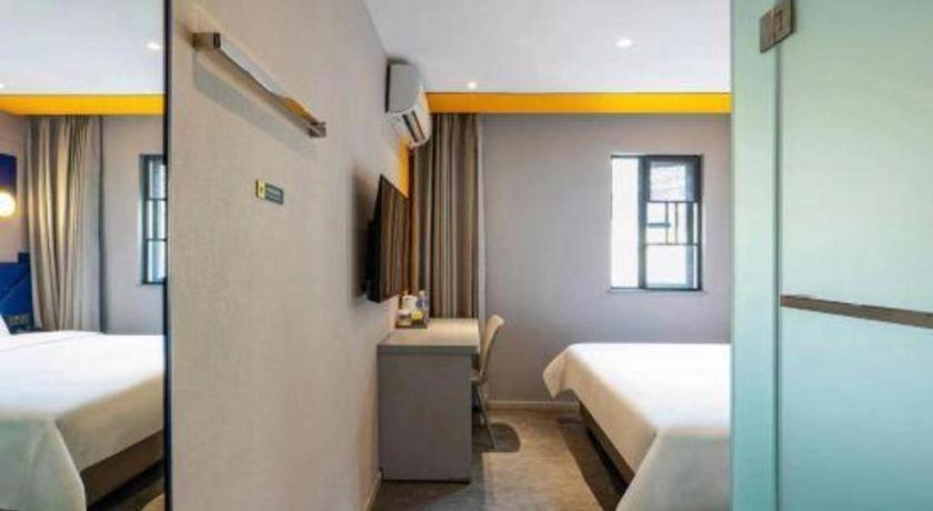 7 Days Inn Chengdu Sichuan University South Railway Station Экстерьер фото