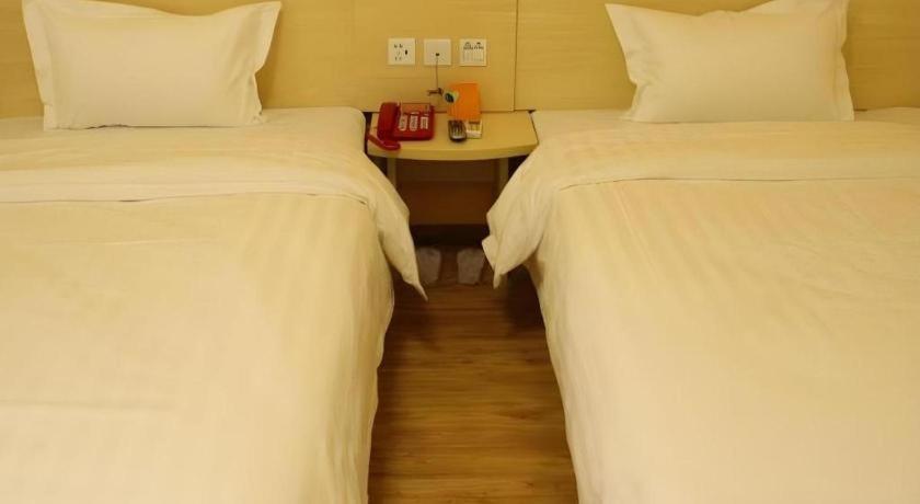 7 Days Inn Chengdu Sichuan University South Railway Station Экстерьер фото