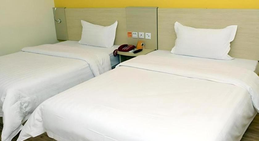 7 Days Inn Chengdu Sichuan University South Railway Station Экстерьер фото