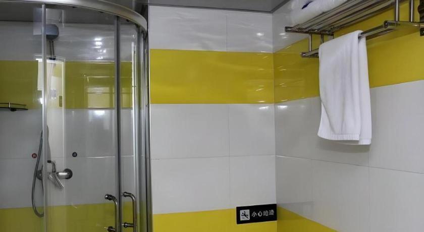 7 Days Inn Chengdu Sichuan University South Railway Station Экстерьер фото