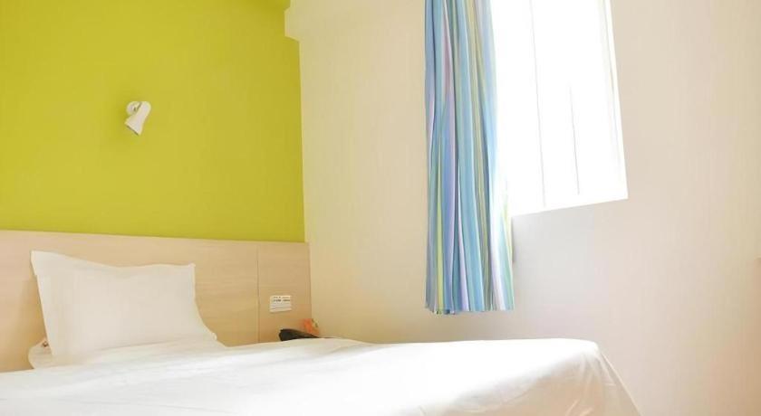 7 Days Inn Chengdu Sichuan University South Railway Station Экстерьер фото