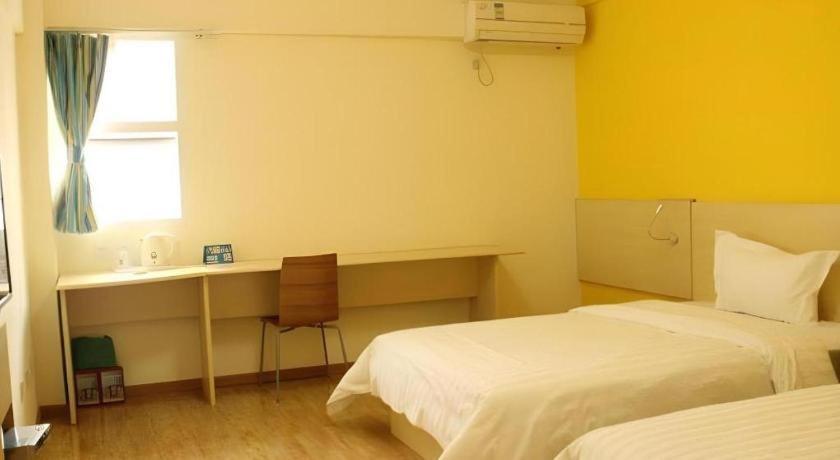 7 Days Inn Chengdu Sichuan University South Railway Station Экстерьер фото